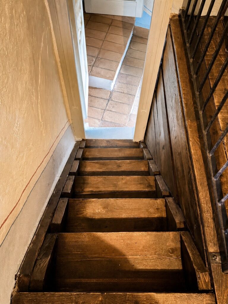 Handcrafted wooden staircase in the Il belvedere apartment, Borgo Braila, Umbria