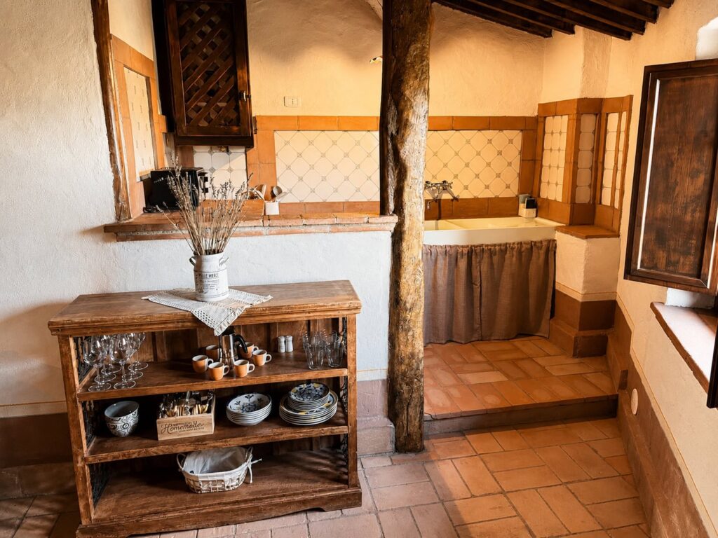 Fully equipped kitchen in the Il belvedere apartment at Borgo Braila